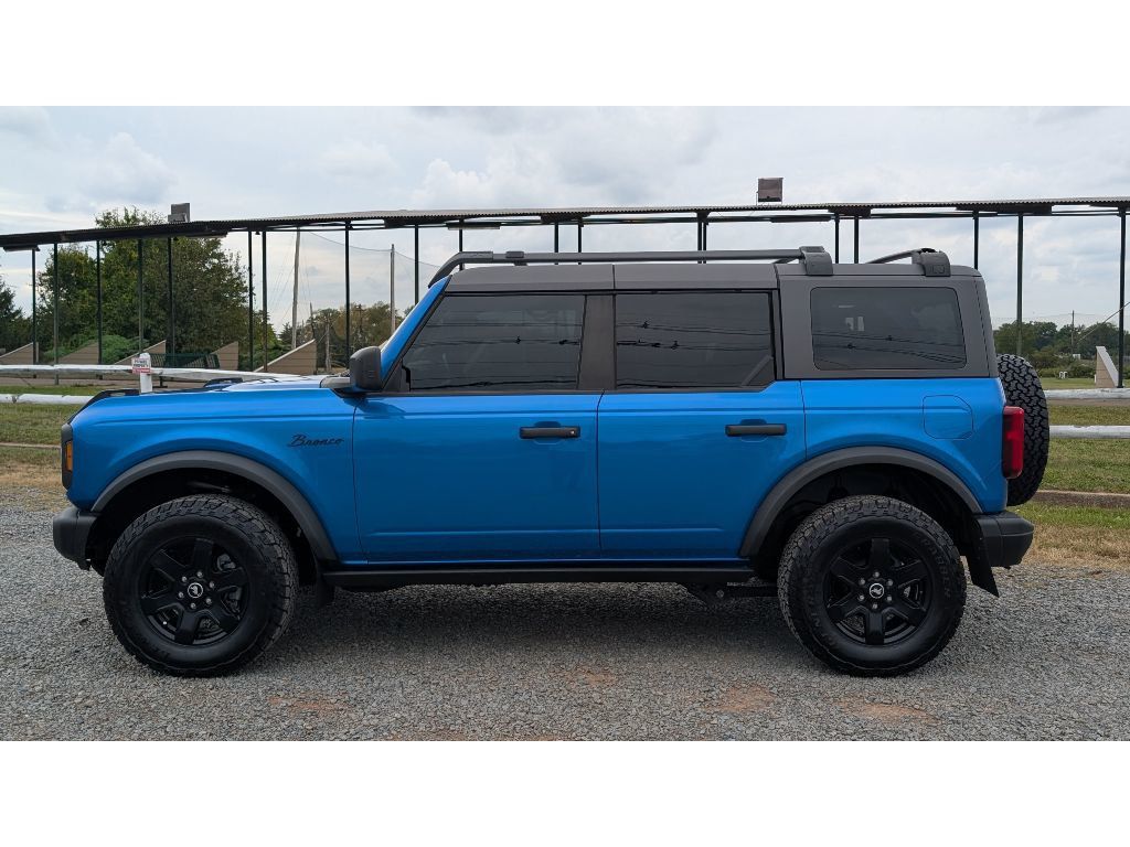 2023 Ford Bronco Black Diamond photo 4