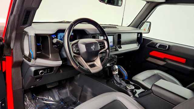 2023 Ford Bronco Black Diamond Advanced 2-Door w/ Sasquatch Pkg & 2.7L V6 - 23097867 - 10