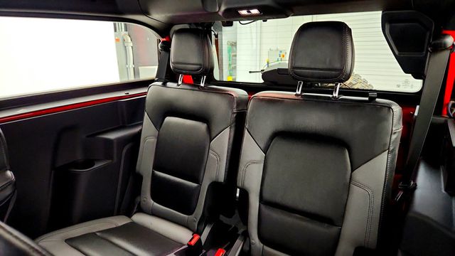 2023 Ford Bronco Black Diamond Advanced 2-Door w/ Sasquatch Pkg & 2.7L V6 - 23097867 - 19