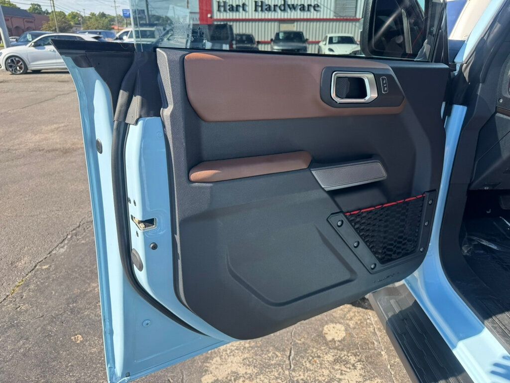 2023 Ford Bronco Heritage Limited First Edition photo 10