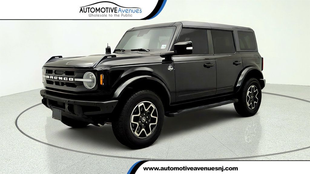 2023 Ford Bronco Outer Banks 4 Door 4x4 w/ High Package & 2.7L V6 - 23067082 | Video 1