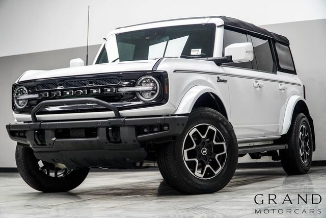 2023 Ford Bronco Outer Banks 4 Door Advanced 4x4 - 23001427 - 0