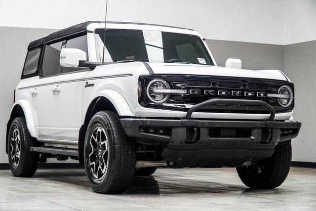 2023 Ford Bronco Outer Banks 4 Door Advanced 4x4 - 23001427 - 3