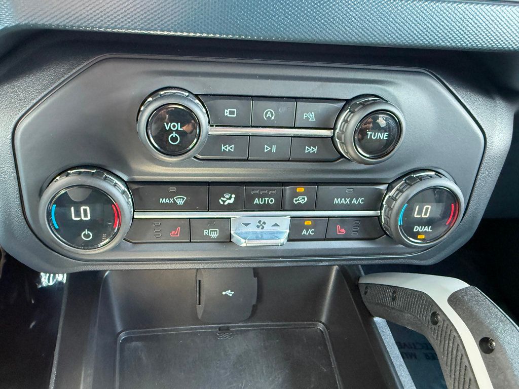 2023 Ford Bronco Outer Banks photo 13