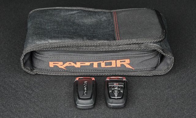 2023 Ford Bronco Raptor 374A Package with Carbon and Leather Like New - 22984068 - 27