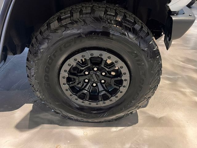 2023 Ford Bronco Raptor/LuxPkg/AdapCruise/HtdSteerWheel/CarbonFiberPkg/GraphicPkg - 22993391 - 12