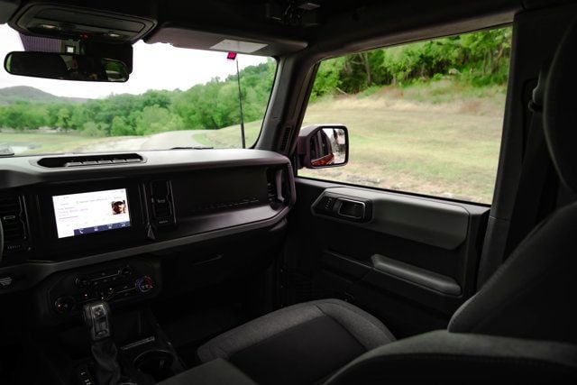 2023 Ford Bronco SasquatchPkg/V6/HardTop/PushButtonStart/BackupCam/AppleCarplay - 23081153 - 14