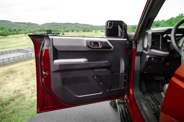 2023 Ford Bronco SasquatchPkg/V6/HardTop/PushButtonStart/BackupCam/AppleCarplay - 23081153 - 31