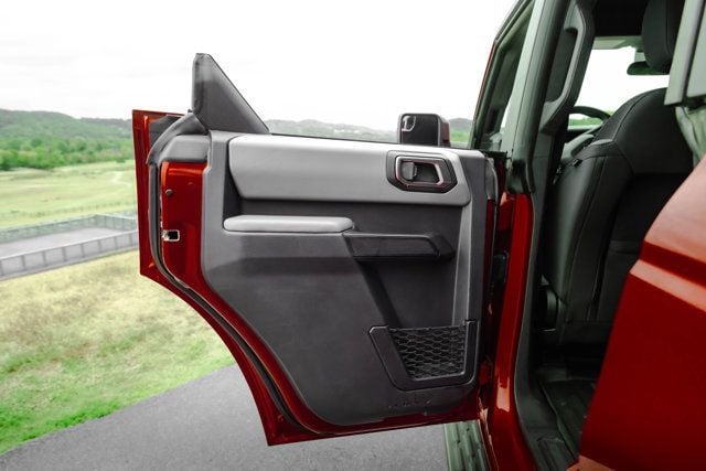 2023 Ford Bronco SasquatchPkg/V6/HardTop/PushButtonStart/BackupCam/AppleCarplay - 23081153 - 32