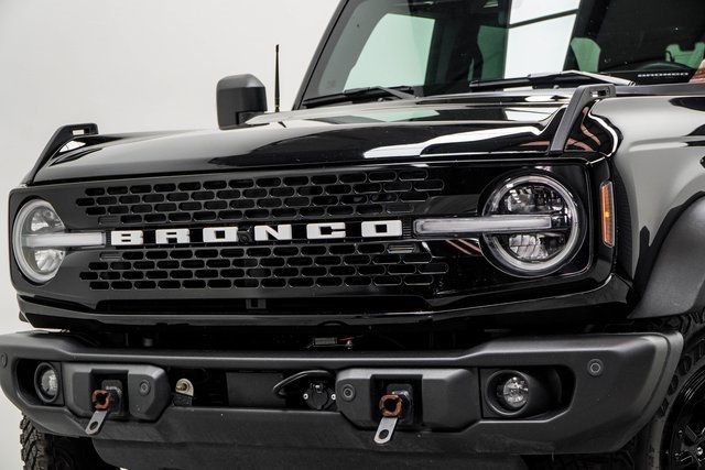 2023 Ford Bronco Wildtrak photo 2