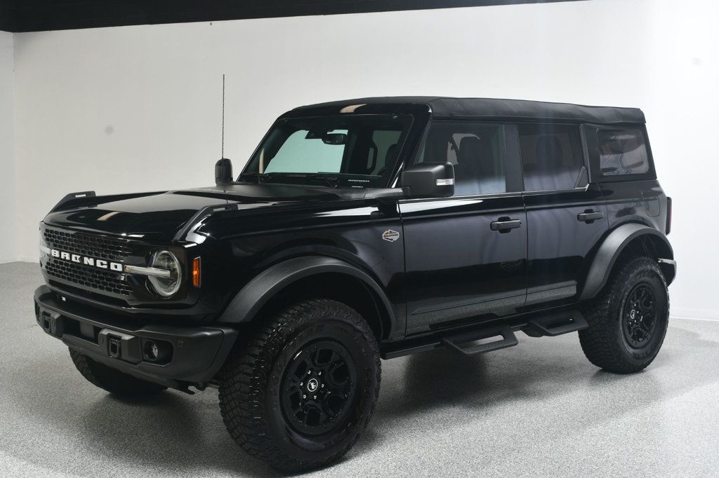 Ford Bronco photo 2