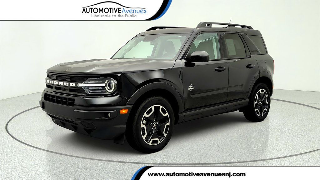 2023 Ford Bronco Sport Outer Banks 4x4 w/ Tech Package & Power Moonroof - 23029217 | Video 1
