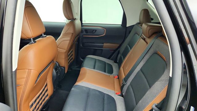 2023 Ford Bronco Sport Outer Banks 4x4 w/ Tech Package & Power Moonroof - 23029217 - 19