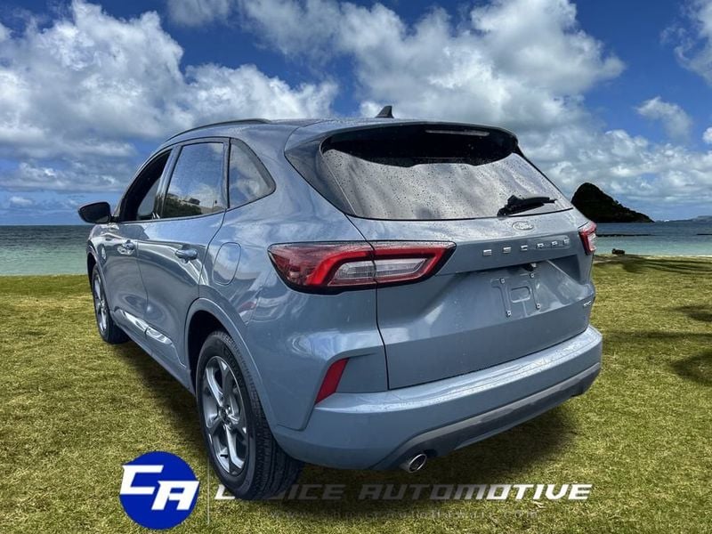2023 Ford Escape ST-Line photo 4