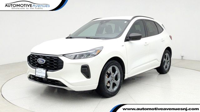 2023 Ford Escape ST-Line with Tech Package #1 - 22948591 - 0