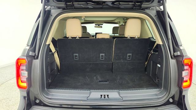 2023 Ford Expedition Limited 4x4 w/ Equipment 302A, HD Trailer Tow Pkg, 15.5'' Screen - 22986478 - 23