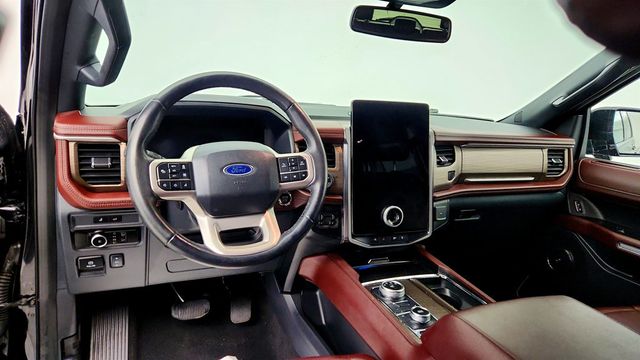 2023 Ford Expedition Limited 4x4 w/ Equipment 302A & Heavy-Duty Trailer Tow Package - 23014279 - 12
