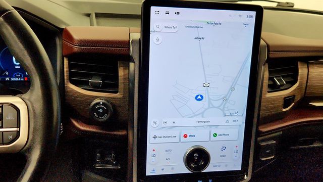 2023 Ford Expedition Limited 4x4 w/ Equipment 302A & Heavy-Duty Trailer Tow Package - 23014279 - 18