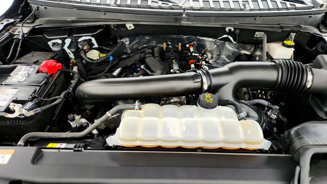 2023 Ford Expedition Limited 4x4 w/ Equipment 302A & Heavy-Duty Trailer Tow Package - 23014279 - 27