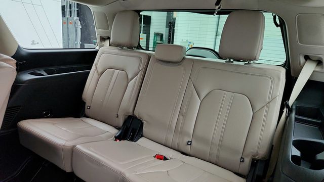 2023 Ford Expedition Limited 4x4 with Equip. 302A, HD Trailer Tow Pkg & 15.5'' Screen - 22955776 - 22