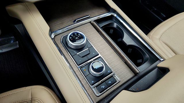 2023 Ford Expedition Limited 4x4 with Equipment 302A and HD Trailer Tow Package - 22972024 - 16