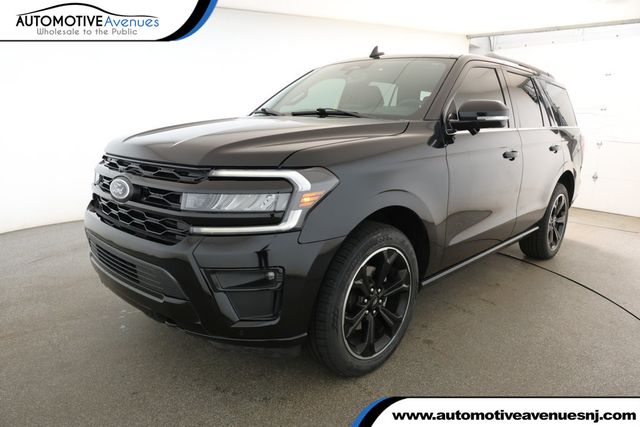 2023 Ford Expedition Limited 4x4 with Equipment 303A, ControlTrac eLSD & CCD - 22928793 - 0