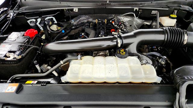 2023 Ford Expedition Limited 4x4 with Equipment Group 304A and HD Trailer Tow Package - 22981815 - 28