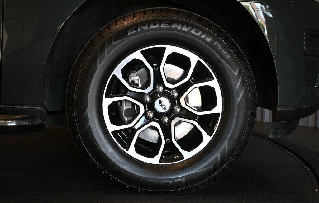 Ford Expedition photo 8