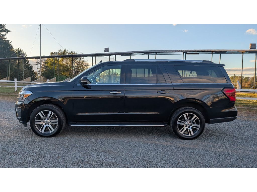 2023 Ford Expedition MAX Limited photo 4