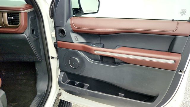 2023 Ford Expedition Max Limited 4x4 with Equipment 302A and HD Trailer Tow Package - 22979638 - 23