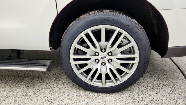 2023 Ford Expedition Max Limited 4x4 with Equipment 302A and HD Trailer Tow Package - 22979638 - 8