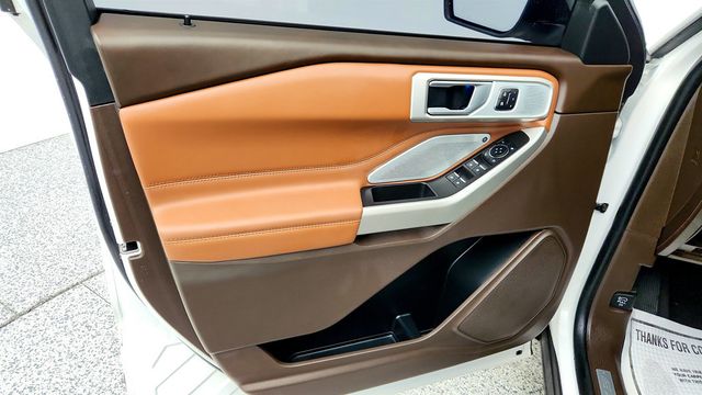 2023 Ford Explorer King Ranch 4WD w/ Twin Panel Moonroof & Technology Package - 23016235 - 10