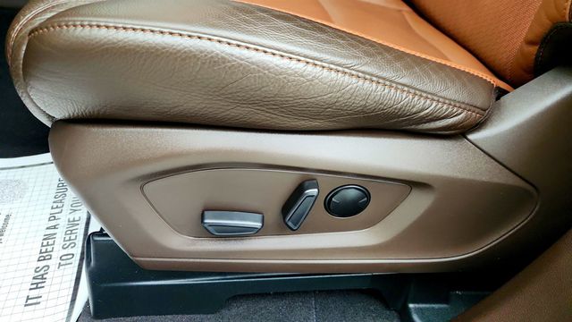 2023 Ford Explorer King Ranch 4WD w/ Twin Panel Moonroof & Technology Package - 23016235 - 11