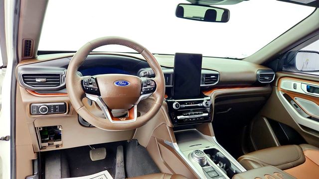 2023 Ford Explorer King Ranch 4WD w/ Twin Panel Moonroof & Technology Package - 23016235 - 12