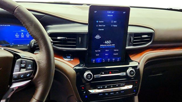 2023 Ford Explorer King Ranch 4WD w/ Twin Panel Moonroof & Technology Package - 23016235 - 17