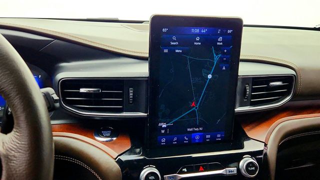 2023 Ford Explorer King Ranch 4WD w/ Twin Panel Moonroof & Technology Package - 23016235 - 19