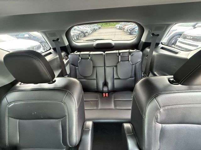 2023 Ford Explorer Limited 4WD w/ Technology Pkg & Twin Panel Moonroof - 23056980 - 22