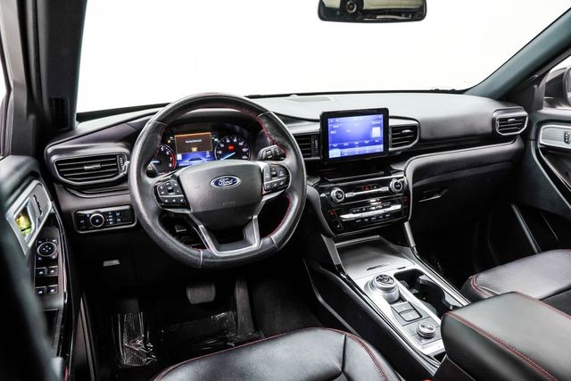 2023 Ford Explorer ST-LINE 4WD's photo