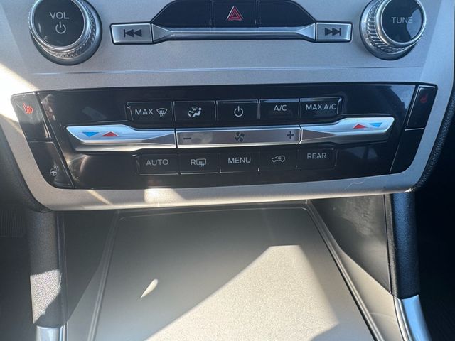 2023 Ford Explorer XLT - 22981694 - 21