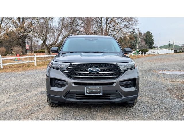 2023 Ford Explorer XLT photo 2