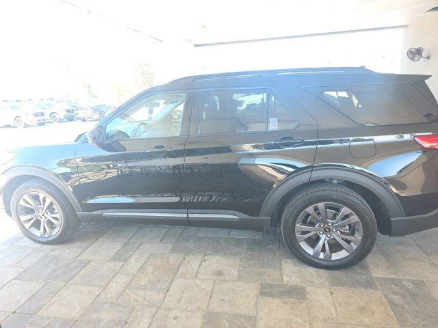 2023 Ford Explorer XLT 4WD - 23000749 - 5