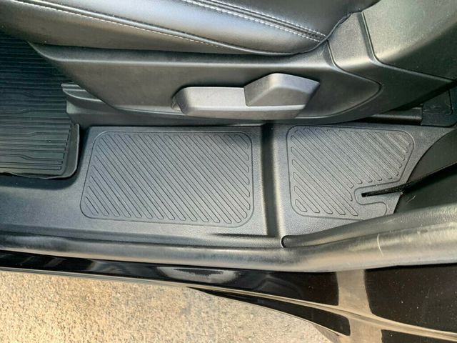 2023 Ford Explorer XLT Fully Loaded RWD - 22922386 - 29