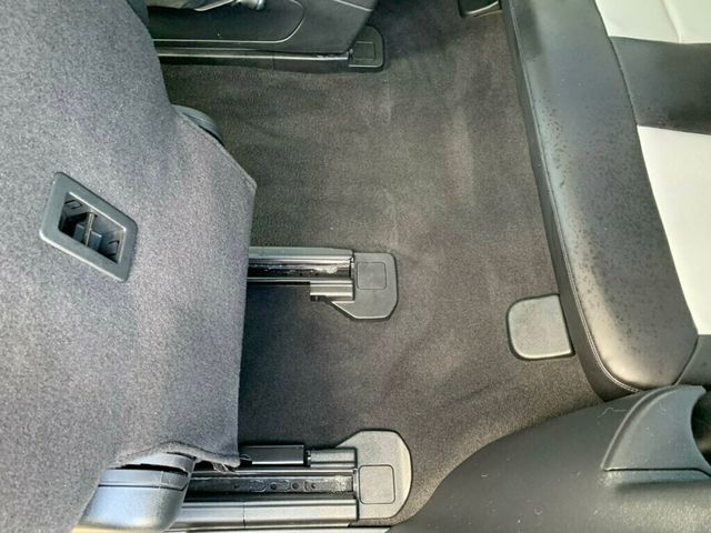 2023 Ford Explorer XLT Fully Loaded RWD - 22922386 - 31