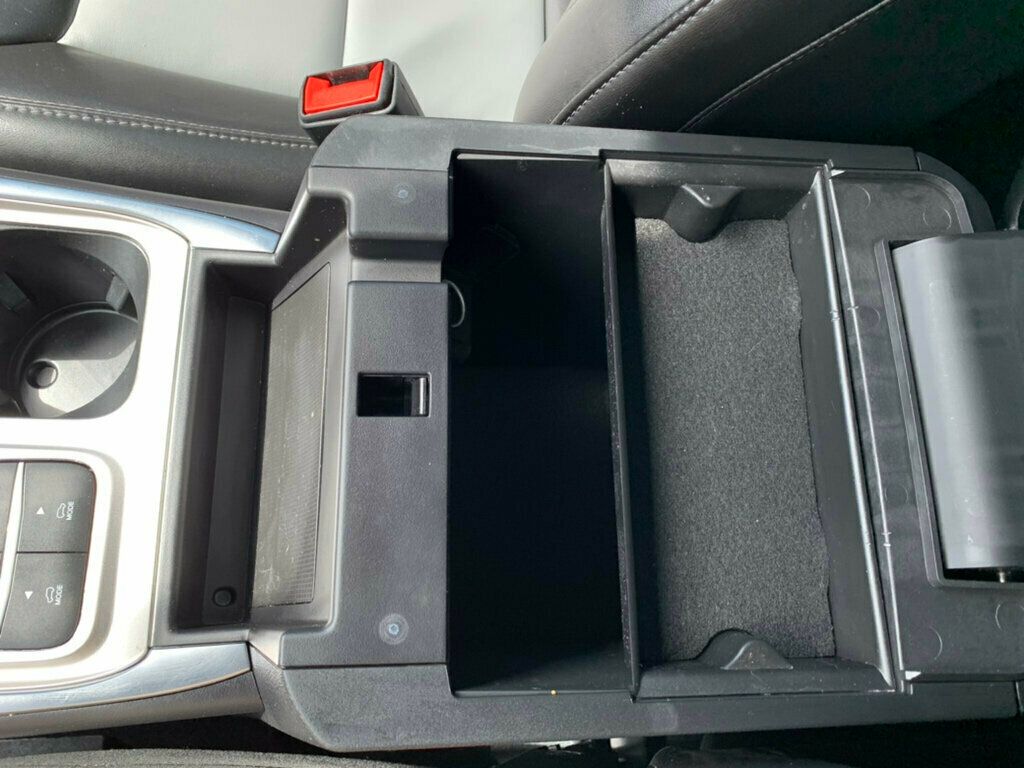 2023 Ford Explorer XLT Fully Loaded RWD - 22922386 - 43