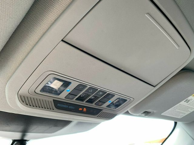 2023 Ford Explorer XLT Fully Loaded RWD - 22922386 - 44