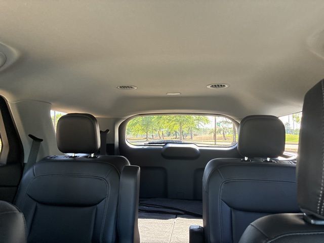 2023 Ford Explorer XLT RWD - 23017737 - 33