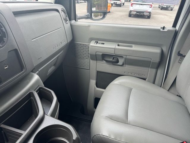 2023 Ford E-350SD Base - 22944511 - 24