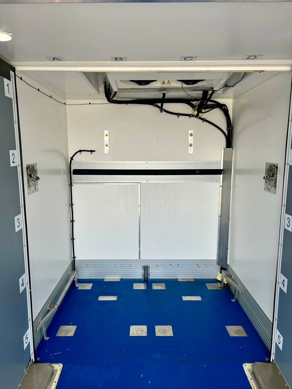 2023 Ford E-Series Cutaway E350 SUPER DUTY **REFRIGERATED** - 23027846 - 11