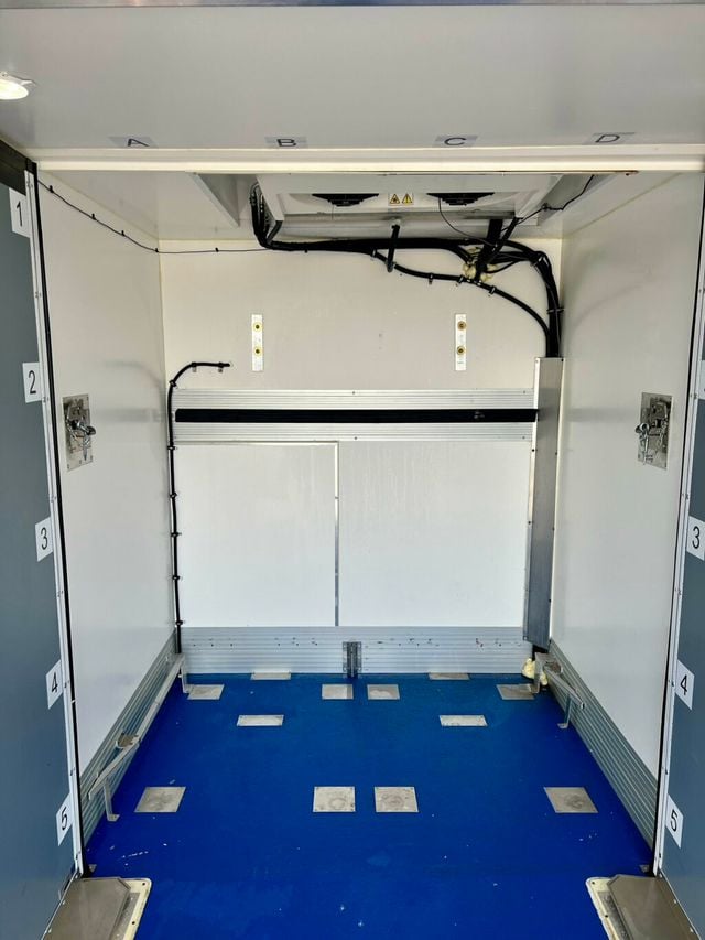 2023 Ford E-Series Cutaway E350 SUPER DUTY **REFRIGERATED** - 23027846 - 11