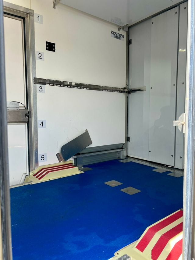 2023 Ford E-Series Cutaway E350 SUPER DUTY **REFRIGERATED** - 23027846 - 8